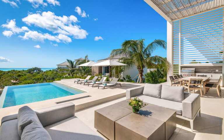 Luxury Beach Properties: A Complete Guide to High-End Coastal Living and Vacation Experiences